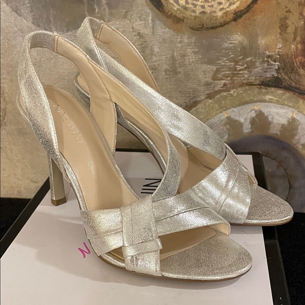 Nine West Silver Heels - Picture 4 of 10